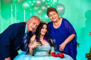 Fotografía 15 años ibagué con abuelos